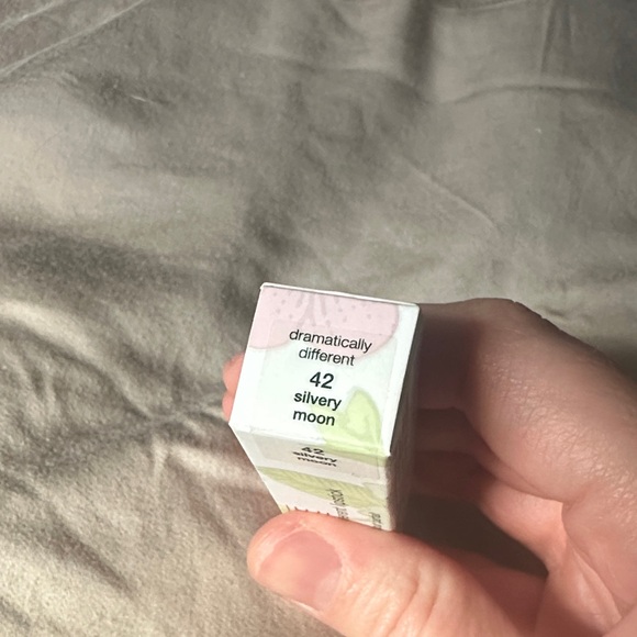 Clinique Shaping Lip Colour - Silvery Moon - Picture 2 of 5